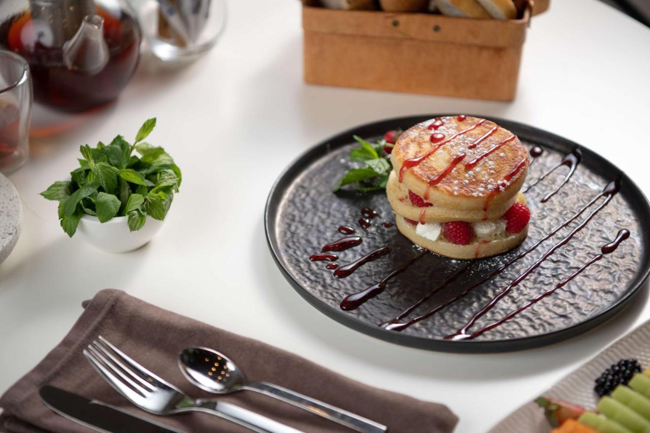 Radisson Blu & Residence, Diplomatic Quarter Hotel 4*